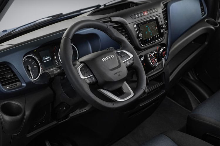 3947557 2.3 Chassis Cab 4100 WB Hi-Matic